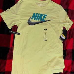 Nike Yellow Short Sleeve Tee Vibrant and Sporty
